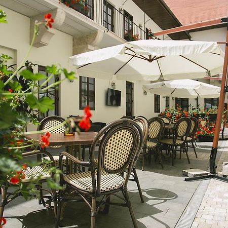 Le Petit Paris Hotel Cluj-Napoca Exterior photo